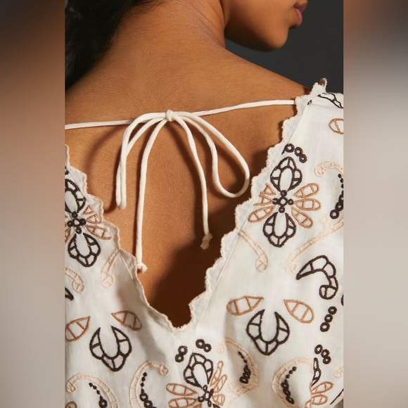 Anthropologie Women’s Eyelet Pullover Peplum Top V-Neck Cinched Waist Large - Picture 9 of 16